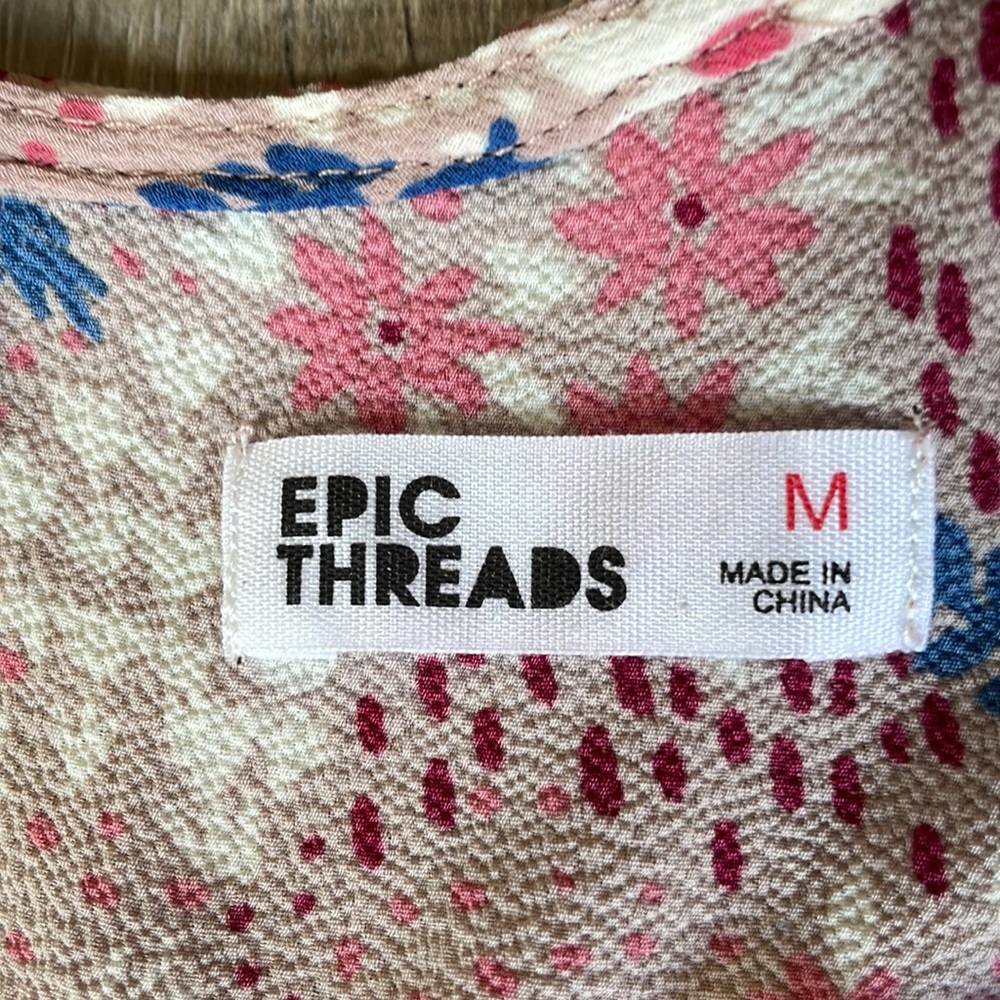 Epic Threads Dress - Picture 4 of 5